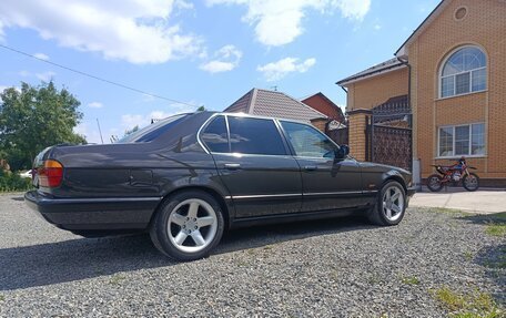 BMW 7 серия, 1990 год, 2 500 000 рублей, 4 фотография