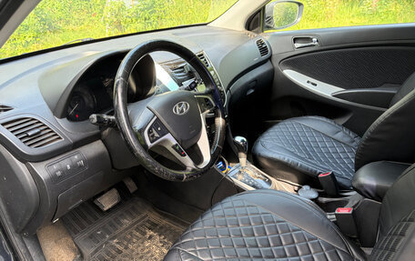 Hyundai Solaris II рестайлинг, 2011 год, 800 000 рублей, 4 фотография