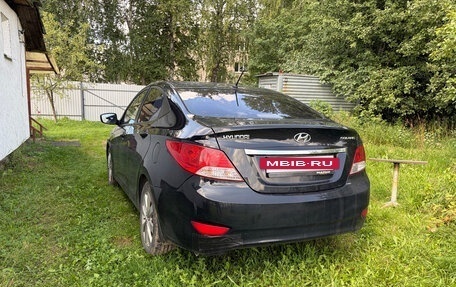 Hyundai Solaris II рестайлинг, 2011 год, 800 000 рублей, 3 фотография