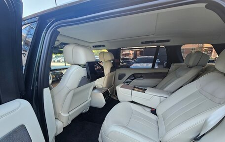 Land Rover Range Rover IV рестайлинг, 2023 год, 17 000 000 рублей, 14 фотография