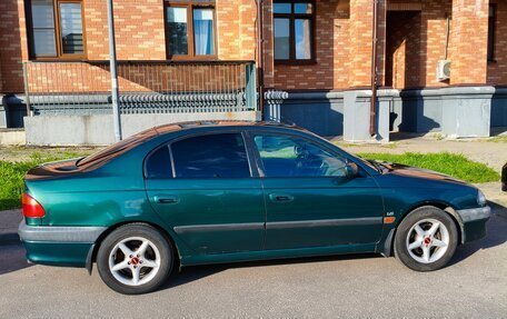 Toyota Avensis III рестайлинг, 2000 год, 360 000 рублей, 10 фотография