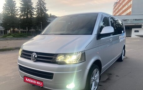 Volkswagen Caravelle T5, 2013 год, 2 300 000 рублей, 1 фотография