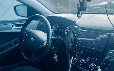 Hyundai Sonata VI, 2011 год, 1 000 000 рублей, 7 фотография