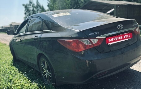 Hyundai Sonata VI, 2011 год, 1 000 000 рублей, 2 фотография
