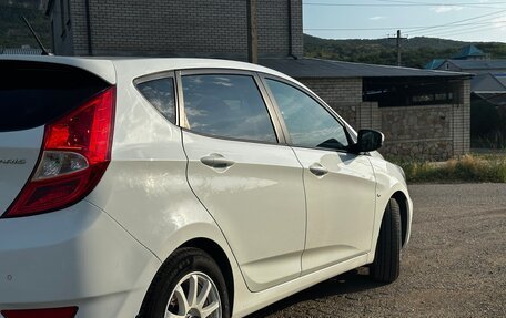 Hyundai Solaris II рестайлинг, 2011 год, 935 000 рублей, 6 фотография