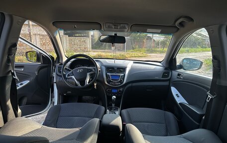 Hyundai Solaris II рестайлинг, 2011 год, 935 000 рублей, 10 фотография