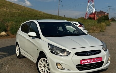 Hyundai Solaris II рестайлинг, 2011 год, 935 000 рублей, 2 фотография