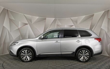 Mitsubishi Outlander III рестайлинг 3, 2019 год, 1 935 000 рублей, 5 фотография