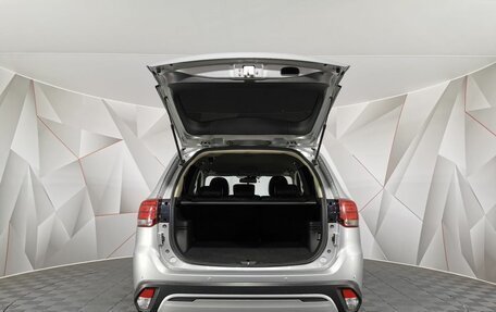 Mitsubishi Outlander III рестайлинг 3, 2019 год, 1 935 000 рублей, 11 фотография