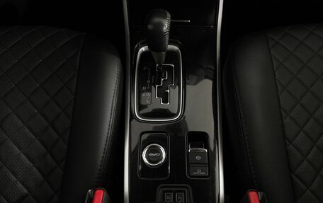 Mitsubishi Outlander III рестайлинг 3, 2019 год, 1 935 000 рублей, 20 фотография
