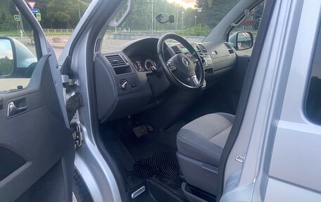 Volkswagen Caravelle T5, 2013 год, 2 300 000 рублей, 3 фотография