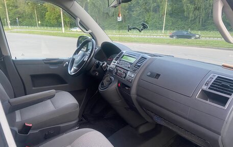 Volkswagen Caravelle T5, 2013 год, 2 300 000 рублей, 7 фотография