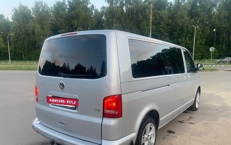 Volkswagen Caravelle T5, 2013 год, 2 300 000 рублей, 2 фотография