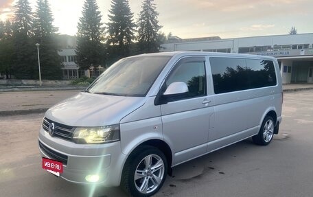 Volkswagen Caravelle T5, 2013 год, 2 300 000 рублей, 5 фотография