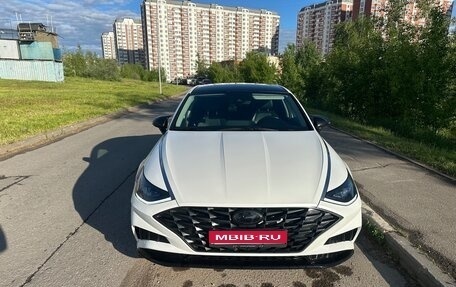 Hyundai Sonata VIII, 2021 год, 2 500 000 рублей, 1 фотография