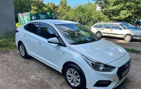 Hyundai Solaris II рестайлинг, 2017 год, 1 385 000 рублей, 3 фотография
