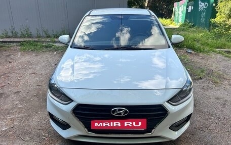 Hyundai Solaris II рестайлинг, 2017 год, 1 385 000 рублей, 2 фотография