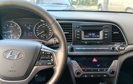 Hyundai Elantra VI рестайлинг, 2017 год, 1 170 000 рублей, 9 фотография