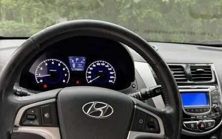 Hyundai Solaris II рестайлинг, 2011 год, 795 000 рублей, 6 фотография
