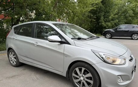 Hyundai Solaris II рестайлинг, 2011 год, 795 000 рублей, 3 фотография
