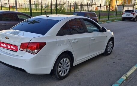 Chevrolet Cruze II, 2010 год, 620 000 рублей, 3 фотография