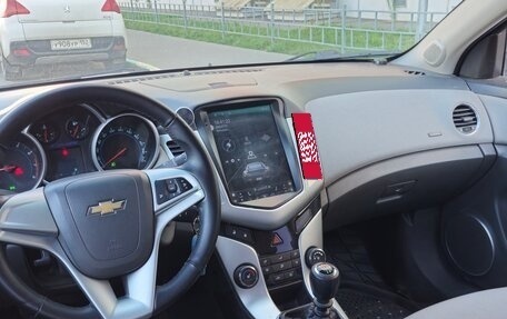 Chevrolet Cruze II, 2010 год, 620 000 рублей, 6 фотография