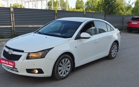 Chevrolet Cruze II, 2010 год, 620 000 рублей, 4 фотография