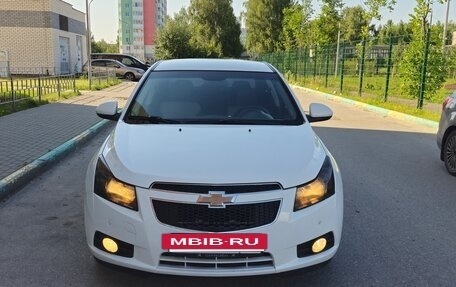 Chevrolet Cruze II, 2010 год, 620 000 рублей, 9 фотография