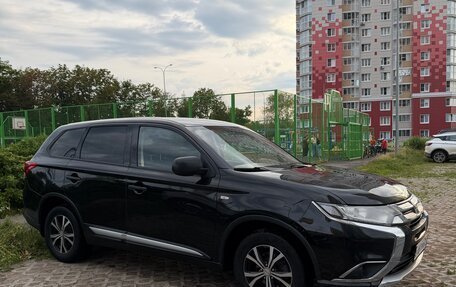 Mitsubishi Outlander III рестайлинг 3, 2016 год, 1 650 000 рублей, 2 фотография