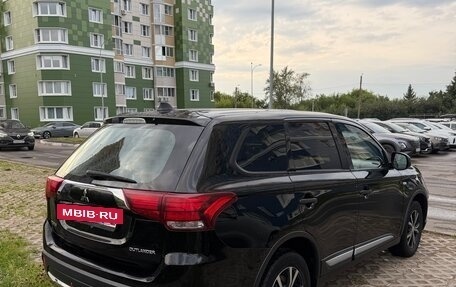 Mitsubishi Outlander III рестайлинг 3, 2016 год, 1 650 000 рублей, 3 фотография