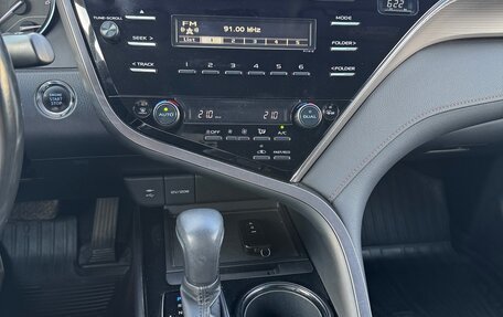 Toyota Camry, 2018 год, 2 130 000 рублей, 11 фотография