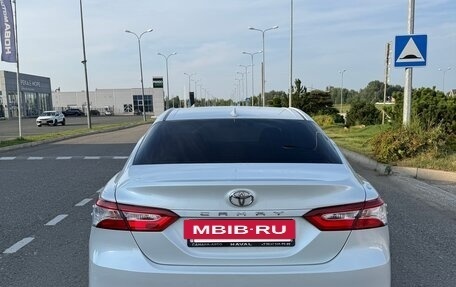 Toyota Camry, 2018 год, 2 130 000 рублей, 5 фотография