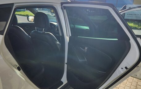 Hyundai ix35 I рестайлинг, 2013 год, 920 000 рублей, 10 фотография