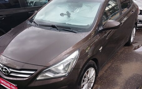 Hyundai Solaris II рестайлинг, 2015 год, 830 000 рублей, 3 фотография