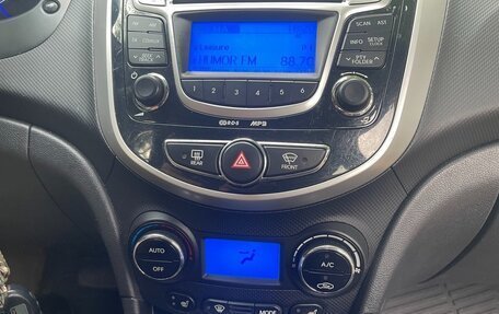 Hyundai Solaris II рестайлинг, 2013 год, 1 000 000 рублей, 9 фотография