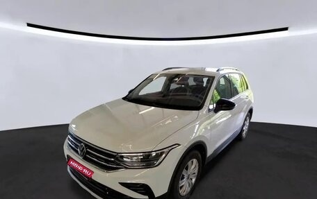 Volkswagen Tiguan II, 2022 год, 2 392 000 рублей, 1 фотография