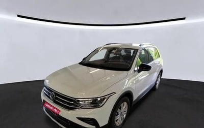 Volkswagen Tiguan II, 2022 год, 2 392 000 рублей, 1 фотография