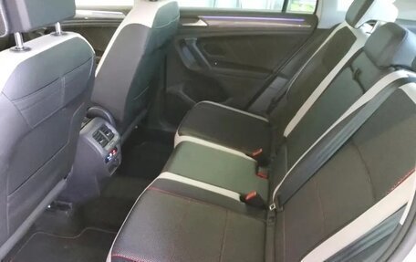 Volkswagen Tiguan II, 2022 год, 2 392 000 рублей, 7 фотография