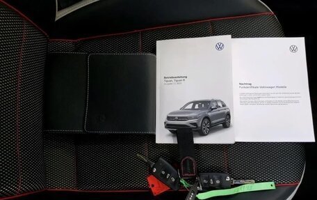 Volkswagen Tiguan II, 2022 год, 2 392 000 рублей, 9 фотография