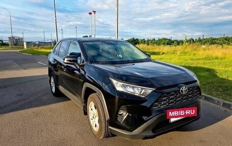 Toyota RAV4, 2019 год, 2 750 000 рублей, 3 фотография