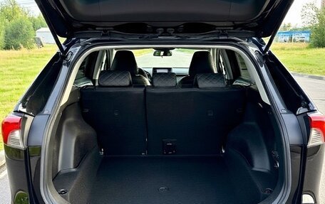 Toyota RAV4, 2019 год, 2 750 000 рублей, 5 фотография
