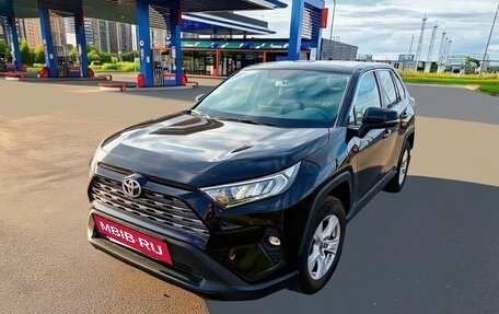 Toyota RAV4, 2019 год, 2 750 000 рублей, 2 фотография