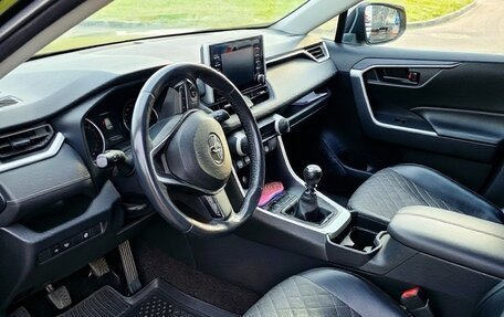 Toyota RAV4, 2019 год, 2 750 000 рублей, 8 фотография
