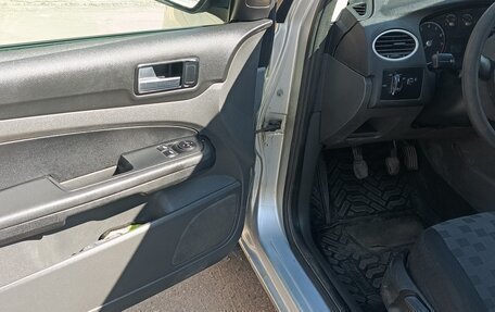 Ford Focus II рестайлинг, 2005 год, 240 000 рублей, 6 фотография