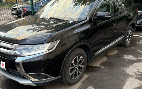 Mitsubishi Outlander III рестайлинг 3, 2015 год, 1 493 000 рублей, 2 фотография