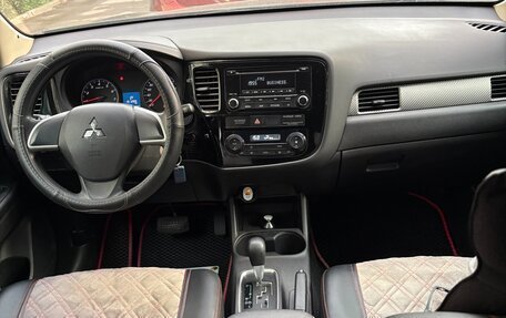 Mitsubishi Outlander III рестайлинг 3, 2015 год, 1 493 000 рублей, 5 фотография