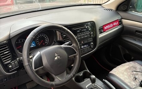 Mitsubishi Outlander III рестайлинг 3, 2015 год, 1 493 000 рублей, 6 фотография