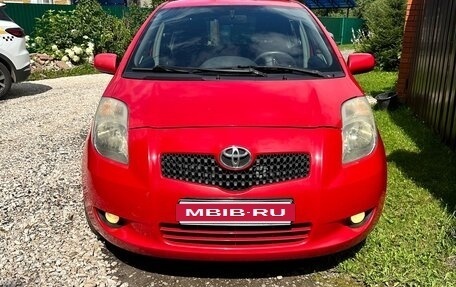 Toyota Yaris III рестайлинг, 2007 год, 420 000 рублей, 2 фотография