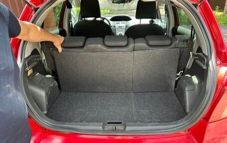 Toyota Yaris III рестайлинг, 2007 год, 420 000 рублей, 8 фотография