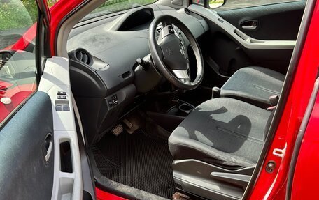 Toyota Yaris III рестайлинг, 2007 год, 420 000 рублей, 13 фотография